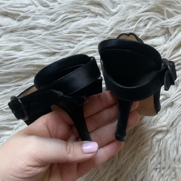 Manolo Blahnik Black Satin Slingback Bow Accent Heeled Strappy Sandals EUC Sz 36 - Picture 5 of 9